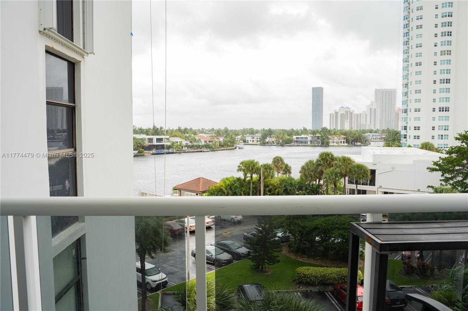 Small Image of 20515 EAST COUNTRY CLUB DR #548, Aventura Number 26