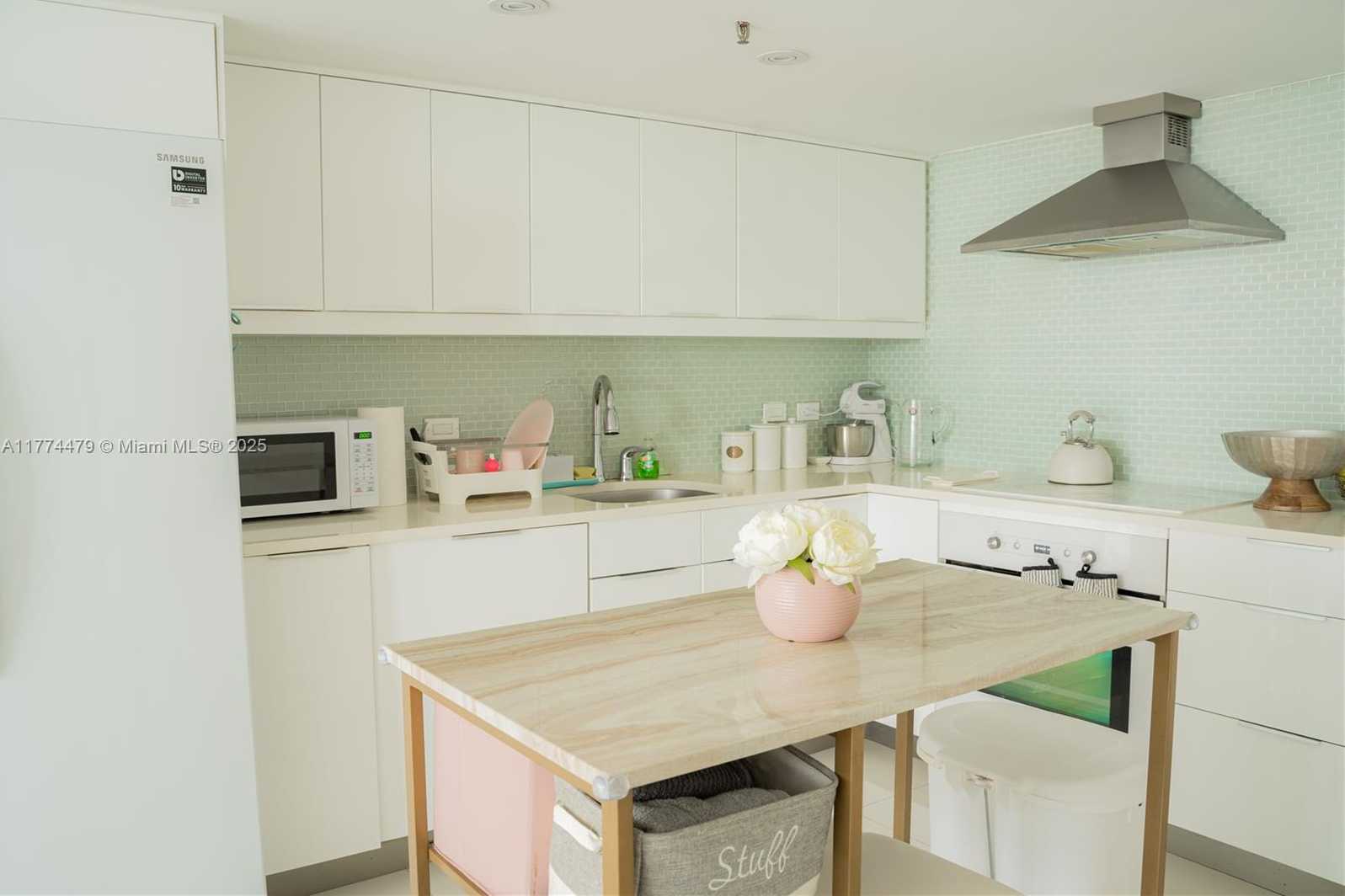 Small Image of 20515 EAST COUNTRY CLUB DR #548, Aventura Number 3