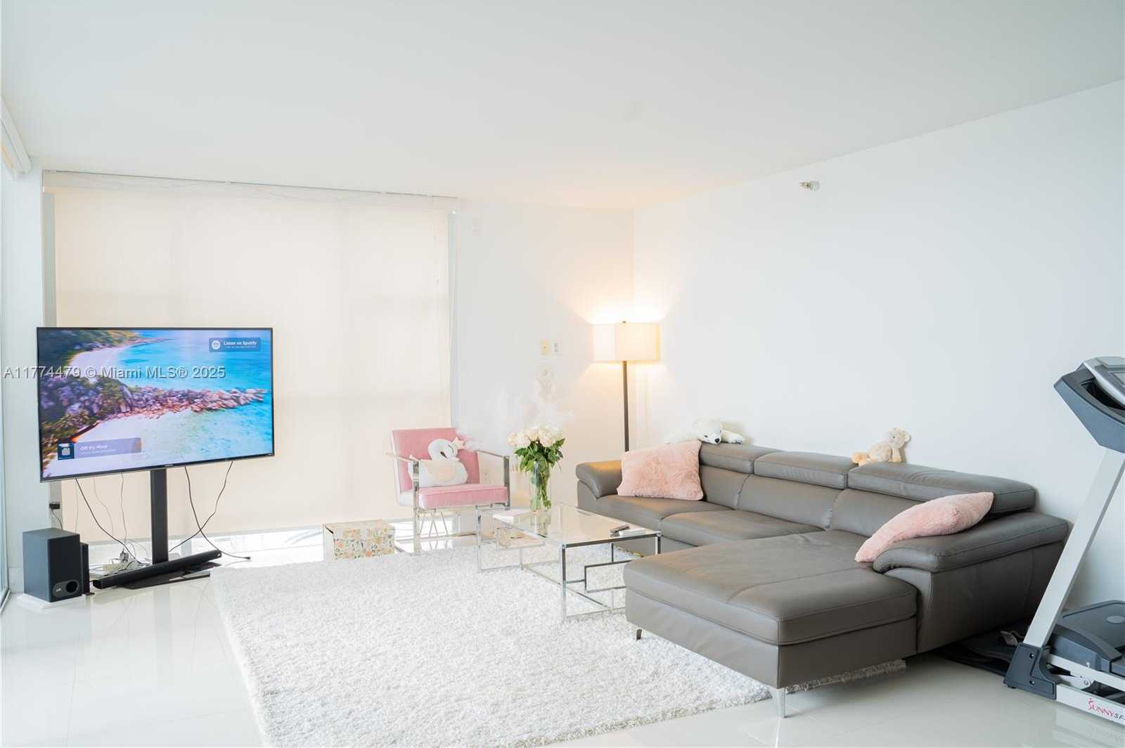 Small Image of 20515 EAST COUNTRY CLUB DR #548, Aventura Number 4