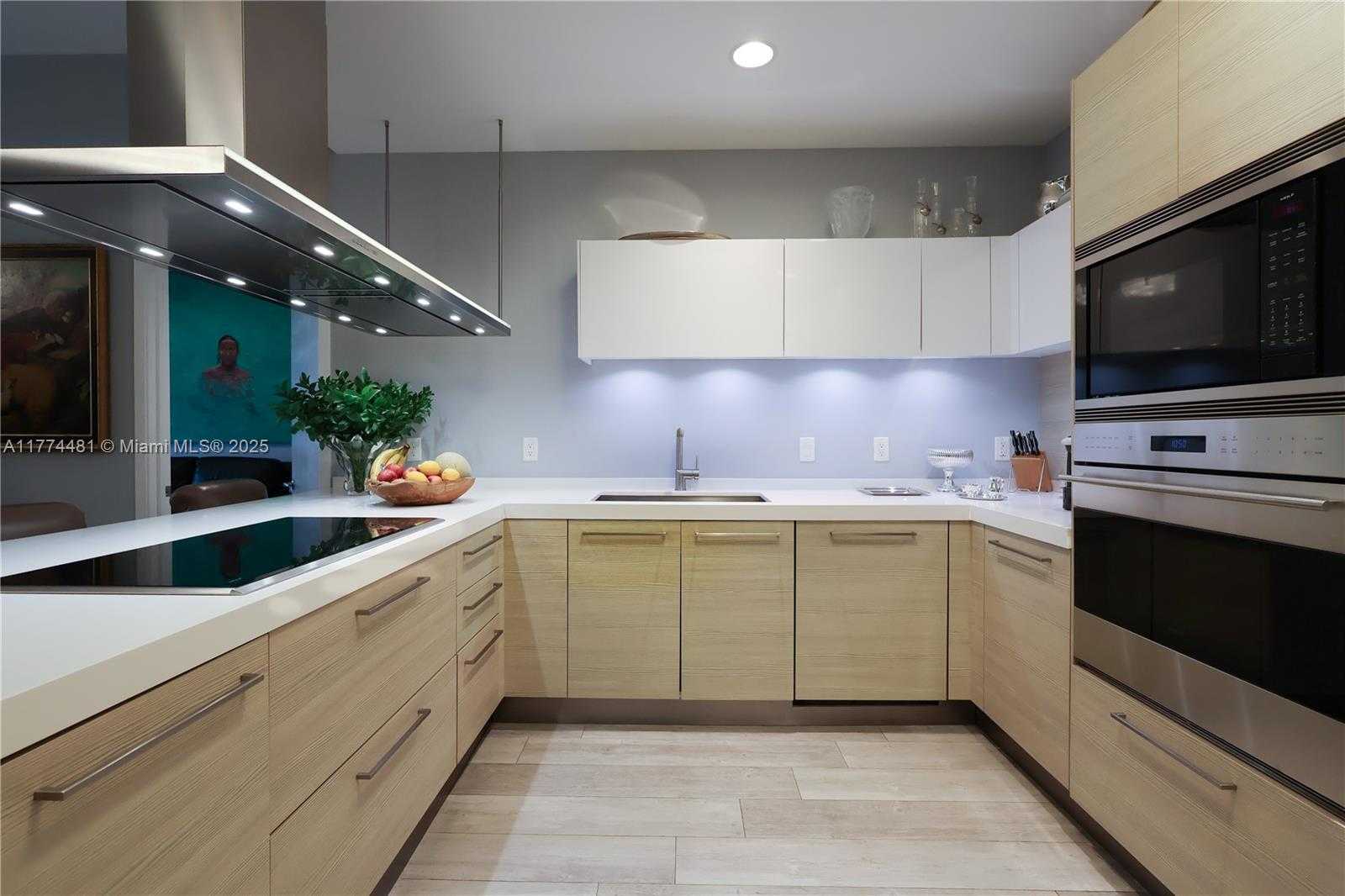 Small Image of 17301 BISCAYNE BLVD #LPH4, North Miami Beach Number 16