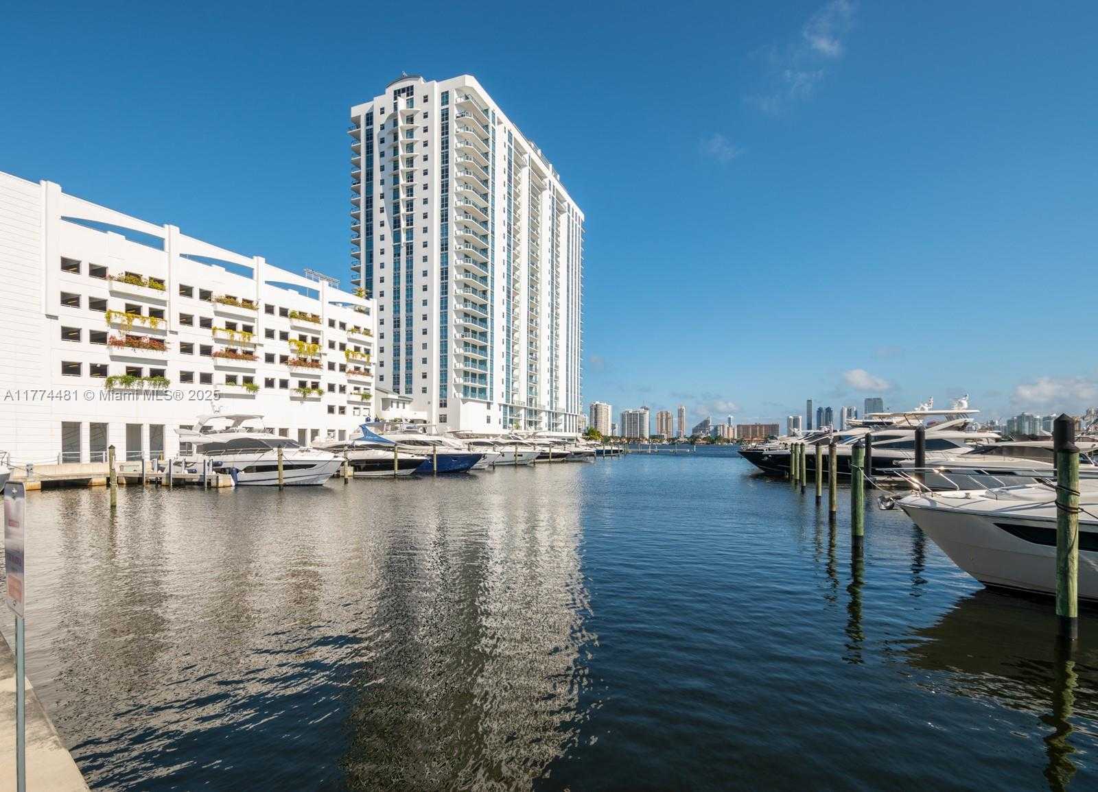 Small Image of 17301 BISCAYNE BLVD #LPH4, North Miami Beach Number 2