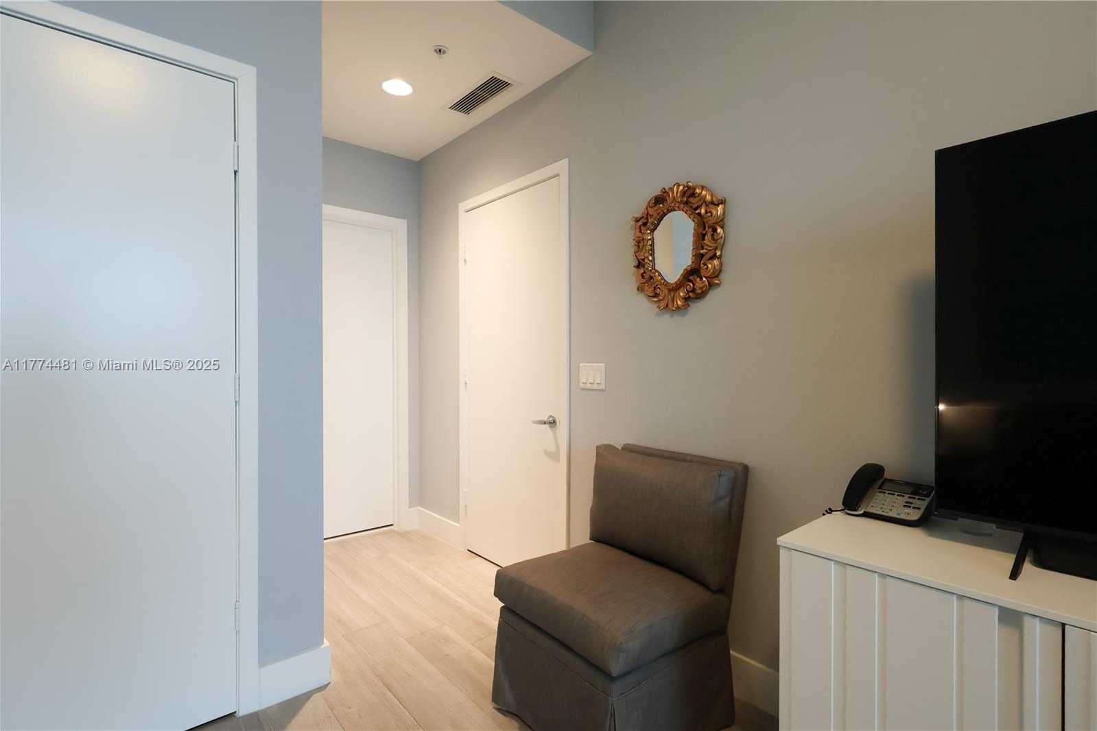 Small Image of 17301 BISCAYNE BLVD #LPH4, North Miami Beach Number 22