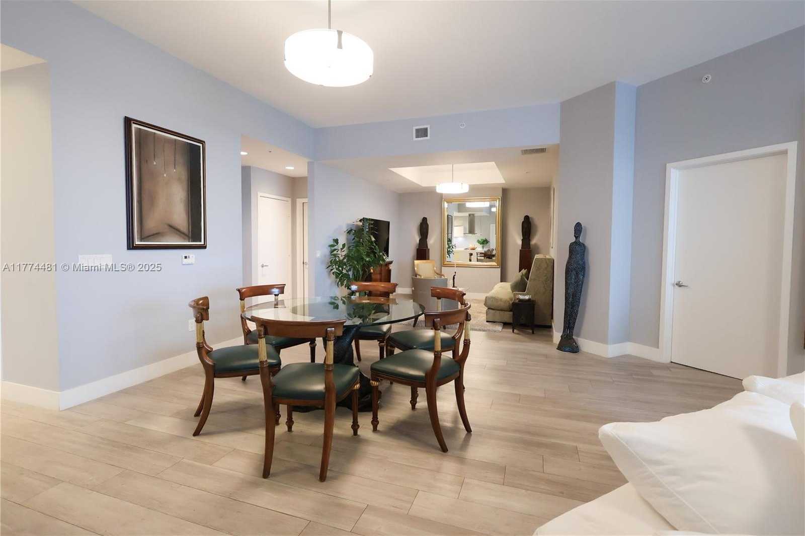 Small Image of 17301 BISCAYNE BLVD #LPH4, North Miami Beach Number 30
