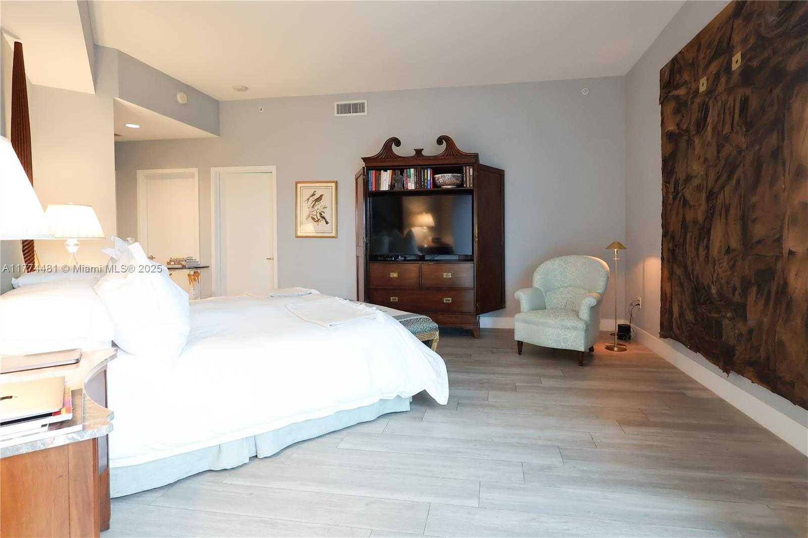 Small Image of 17301 BISCAYNE BLVD #LPH4, North Miami Beach Number 32