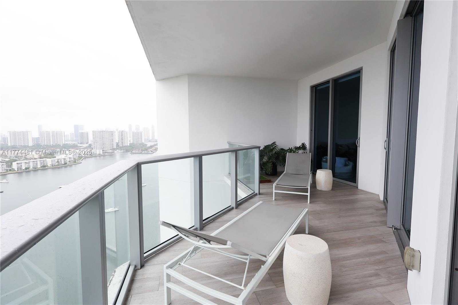Small Image of 17301 BISCAYNE BLVD #LPH4, North Miami Beach Number 43