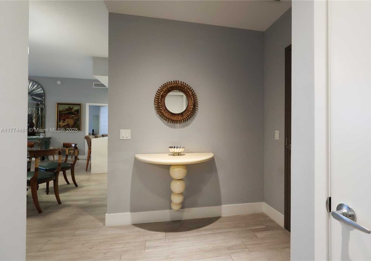 Small Image of 17301 BISCAYNE BLVD #LPH4, North Miami Beach Number 5