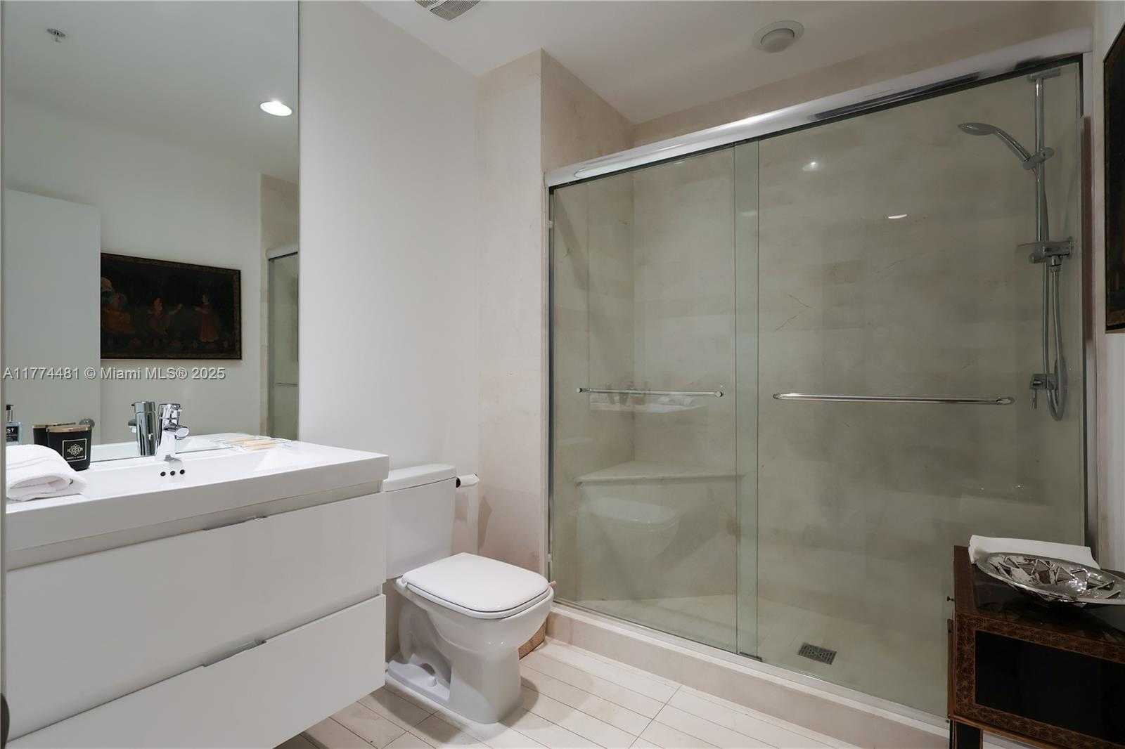 Small Image of 17301 BISCAYNE BLVD #LPH4, North Miami Beach Number 8