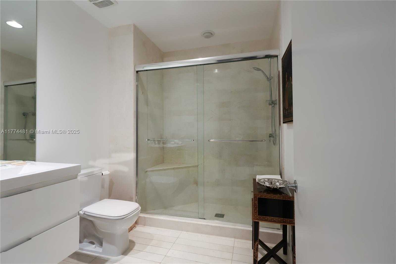 Small Image of 17301 BISCAYNE BLVD #LPH4, North Miami Beach Number 9