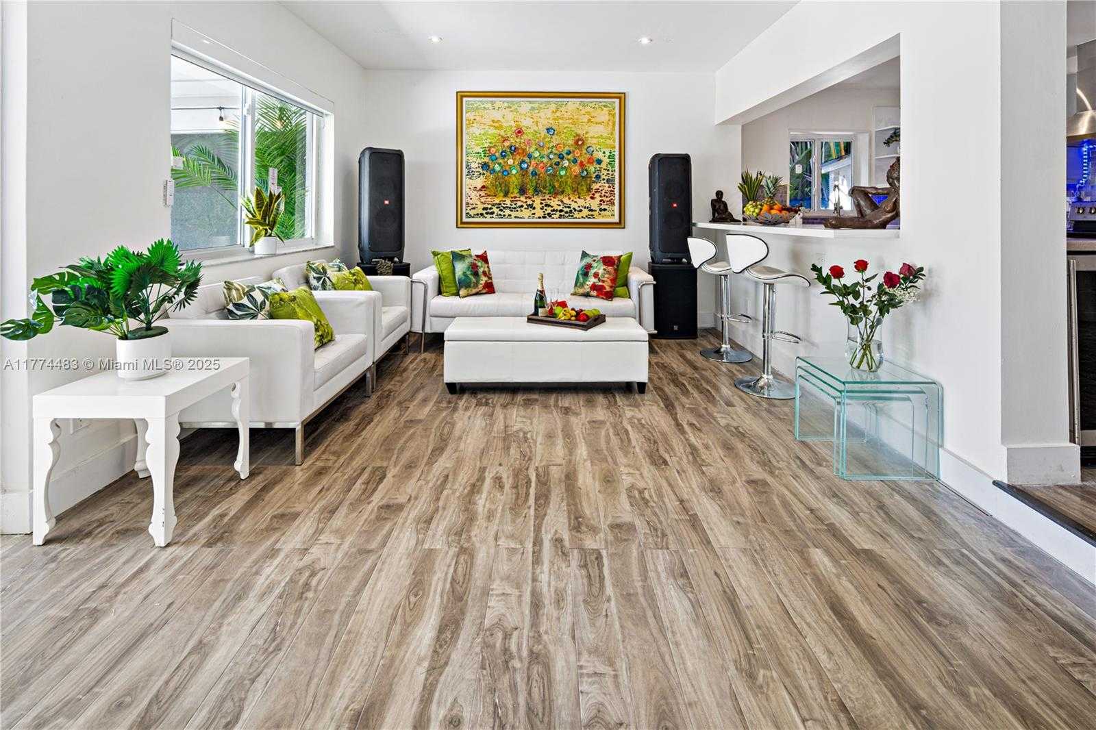 Small Image of 1460 MARSEILLE DR, Miami Beach Number 11