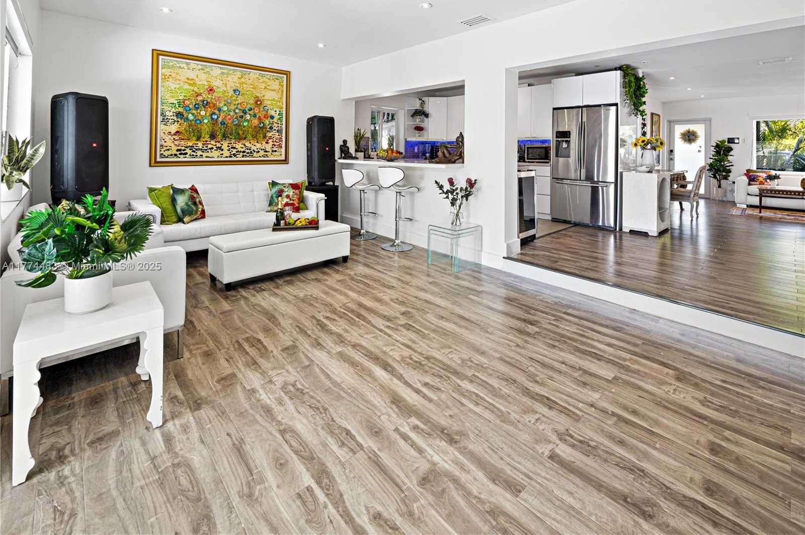 Small Image of 1460 MARSEILLE DR, Miami Beach Number 14