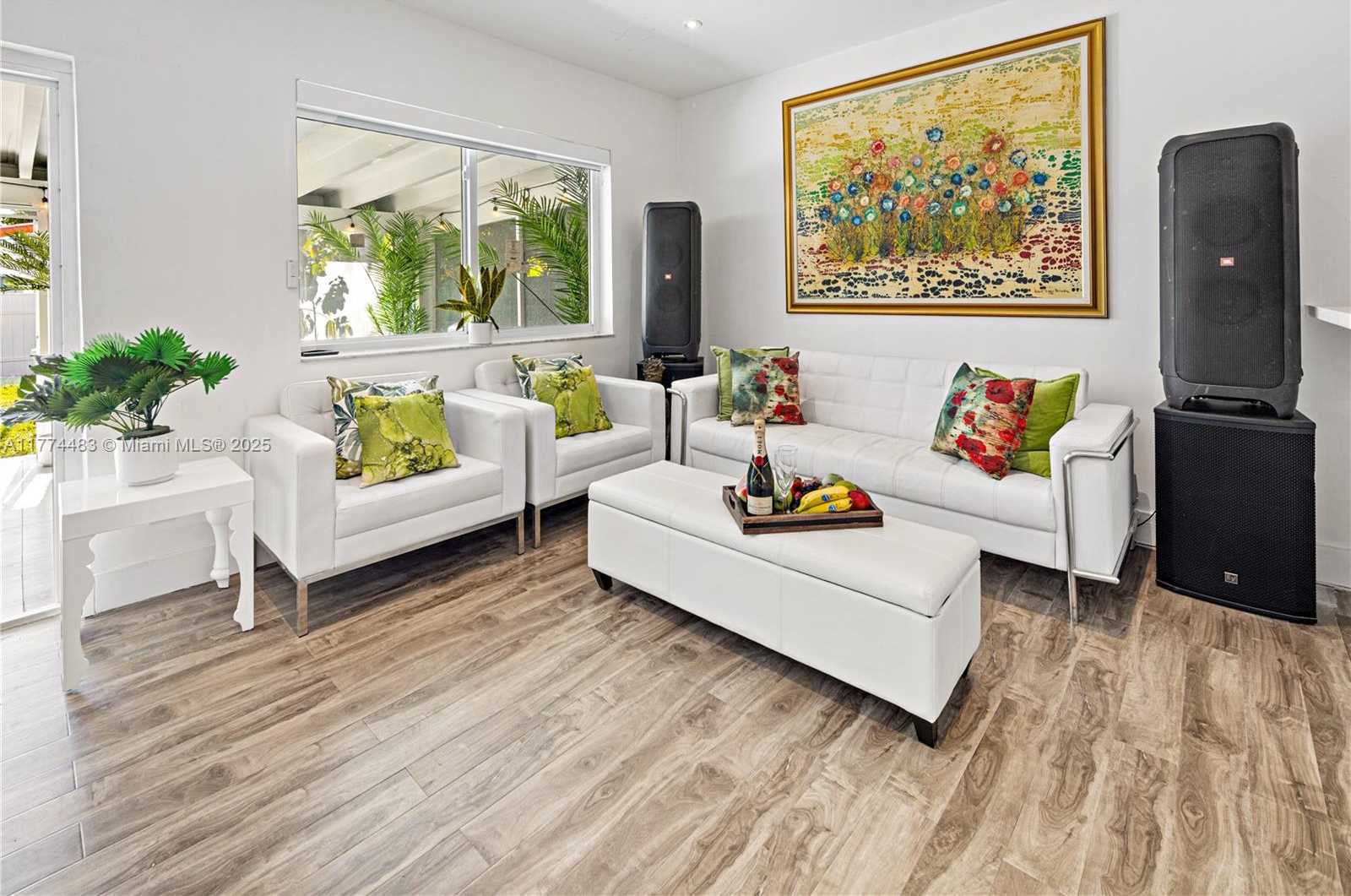 Small Image of 1460 MARSEILLE DR, Miami Beach Number 16