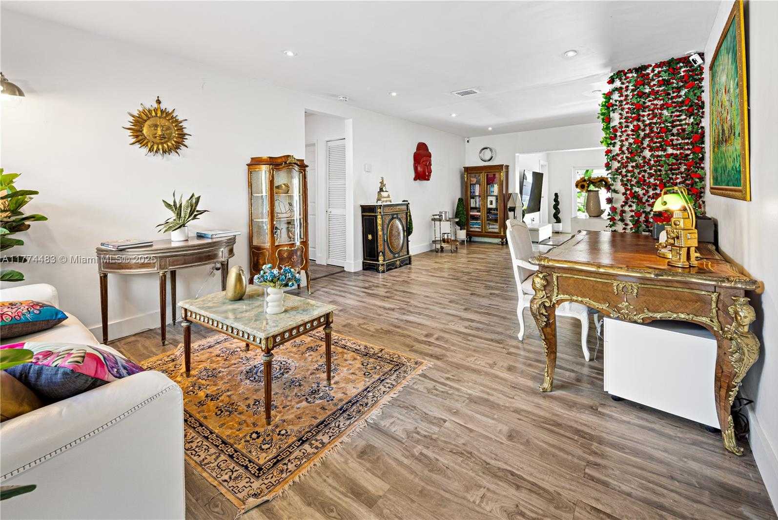 Small Image of 1460 MARSEILLE DR, Miami Beach Number 28