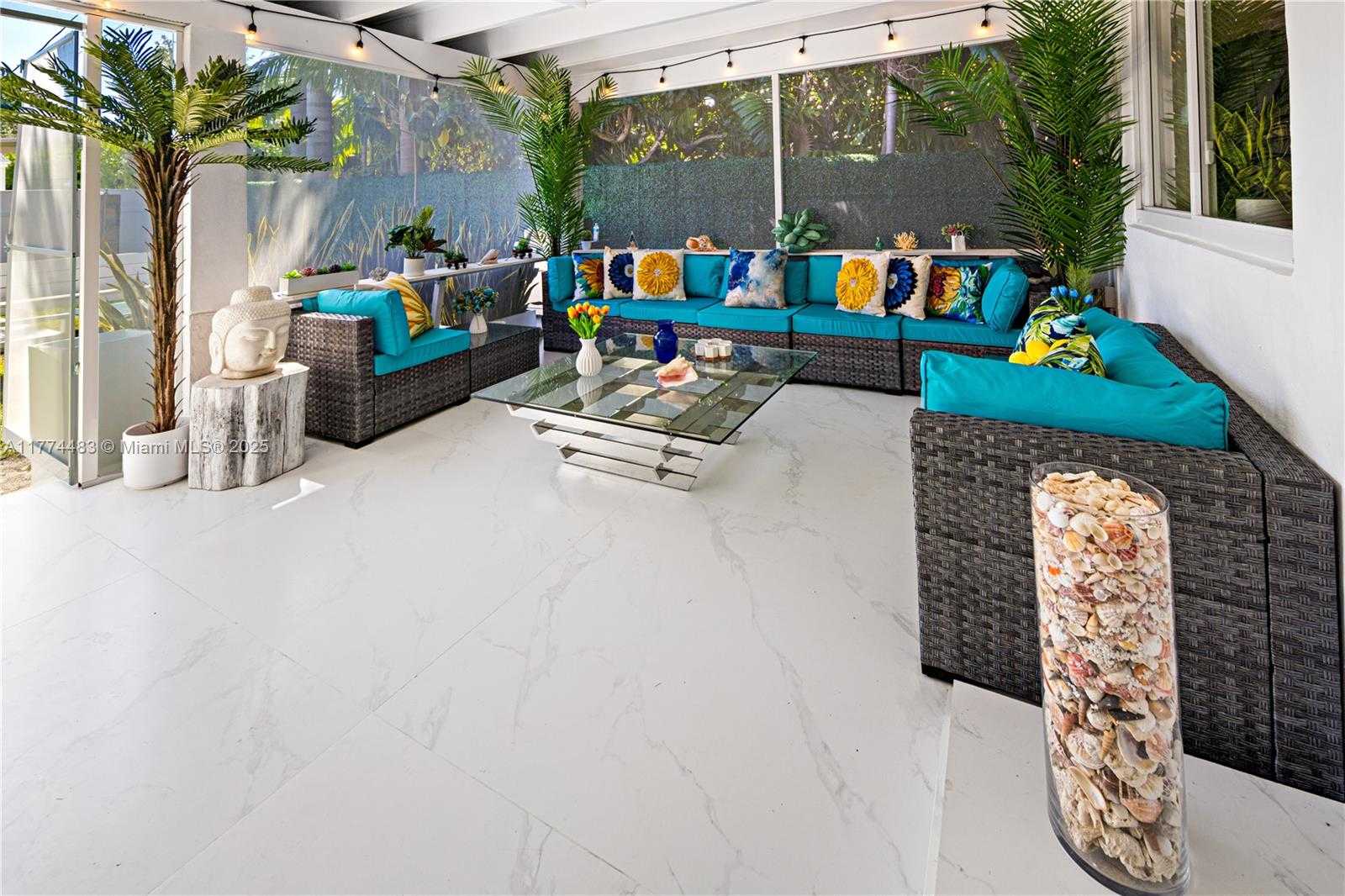 Small Image of 1460 MARSEILLE DR, Miami Beach Number 3
