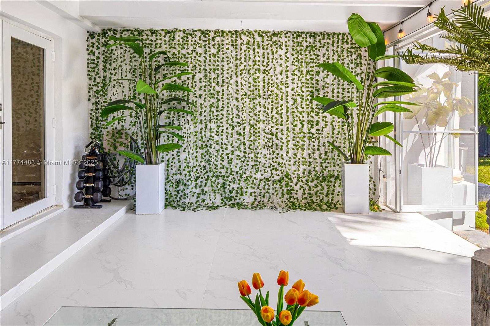Small Image of 1460 MARSEILLE DR, Miami Beach Number 34
