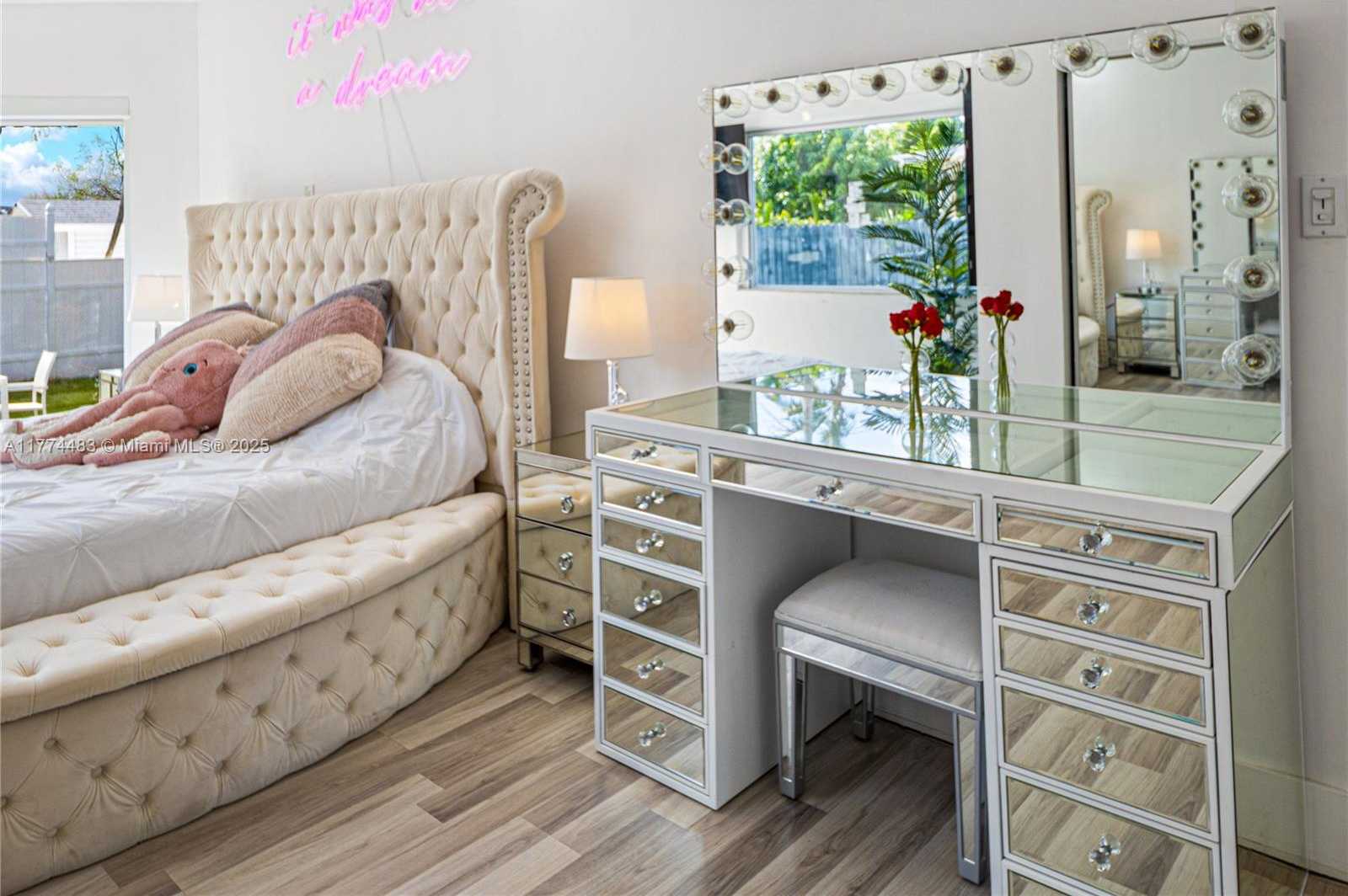 Small Image of 1460 MARSEILLE DR, Miami Beach Number 40