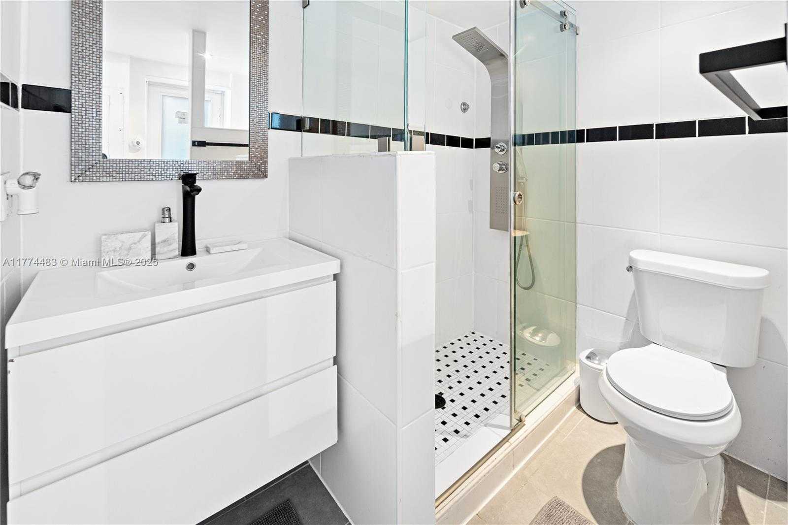 Small Image of 1460 MARSEILLE DR, Miami Beach Number 59