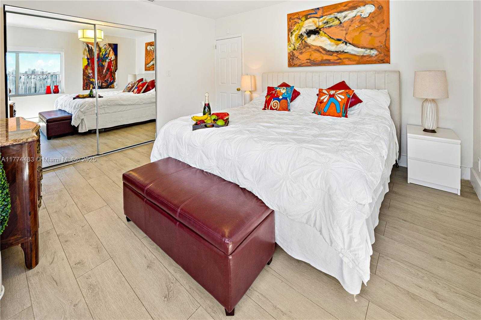 Small Image of 1460 MARSEILLE DR, Miami Beach Number 6