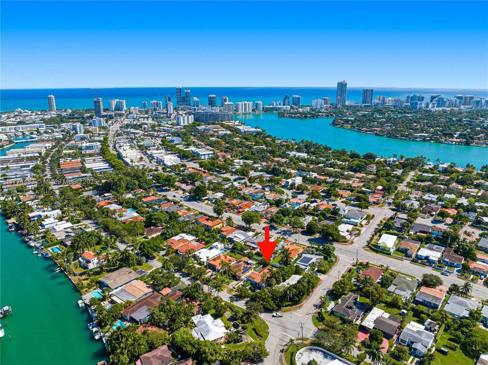 Small Image of 1460 MARSEILLE DR, Miami Beach Number 64