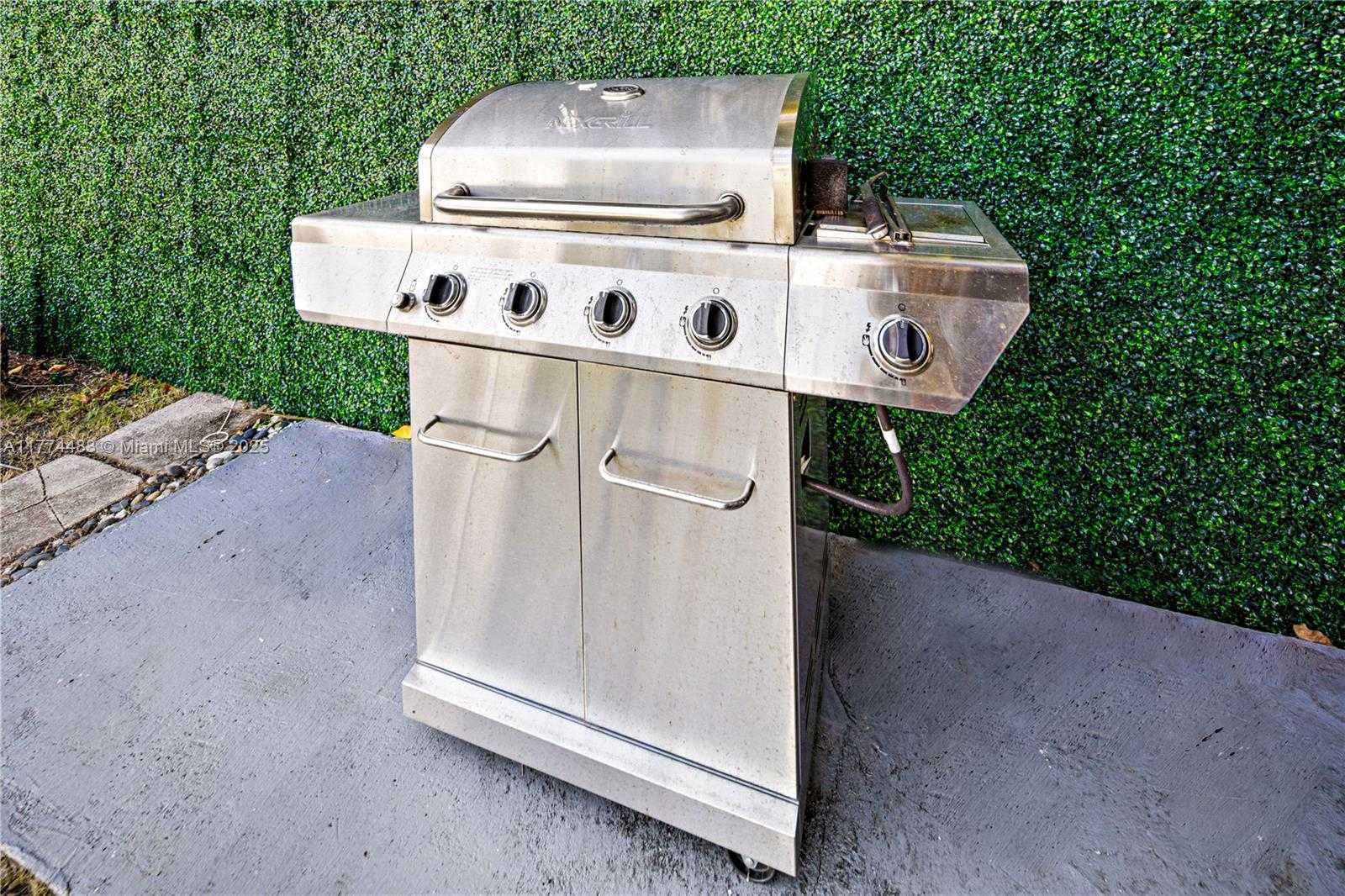Small Image of 1460 MARSEILLE DR, Miami Beach Number 69