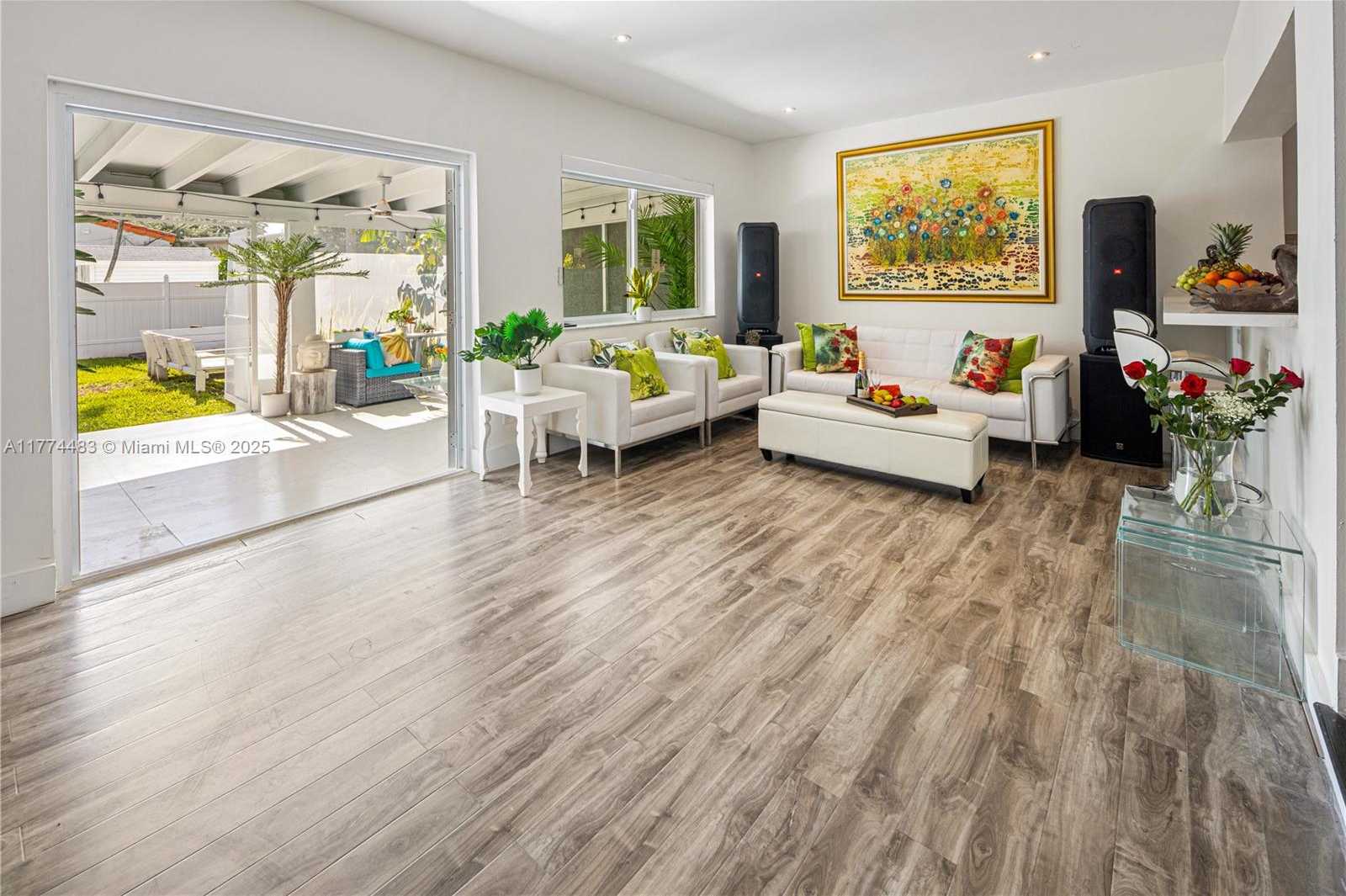 Small Image of 1460 MARSEILLE DR, Miami Beach Number 7