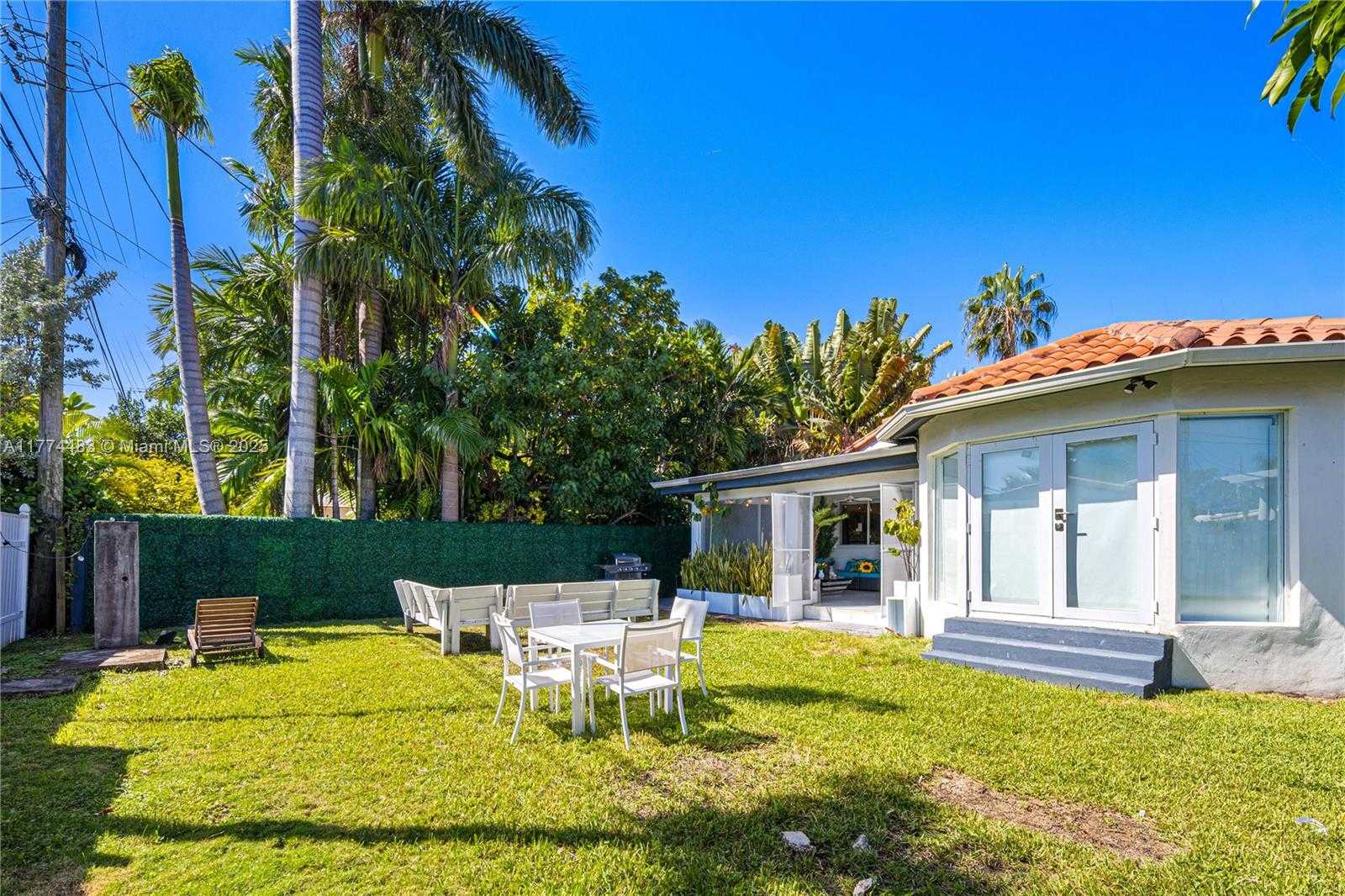Small Image of 1460 MARSEILLE DR, Miami Beach Number 70