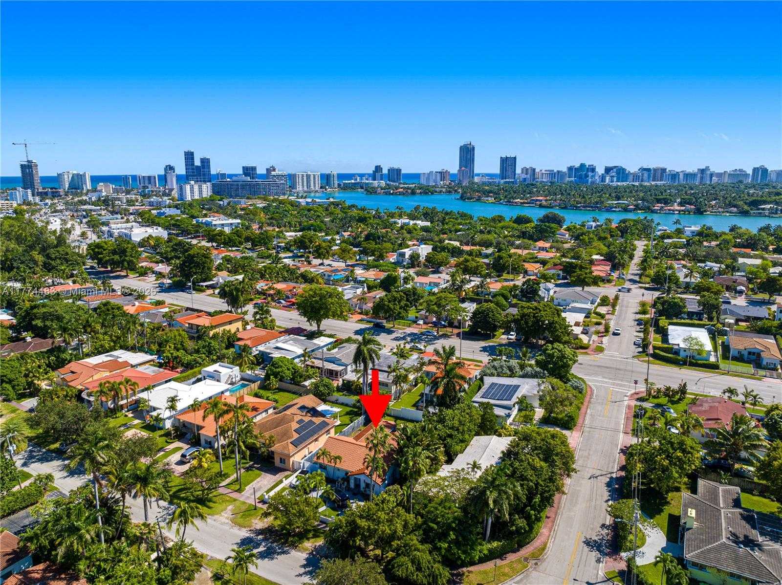 Small Image of 1460 MARSEILLE DR, Miami Beach Number 71
