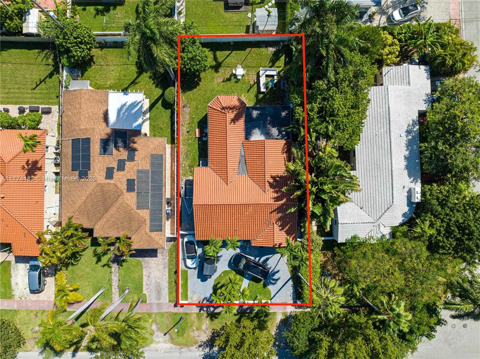Small Image of 1460 MARSEILLE DR, Miami Beach Number 77