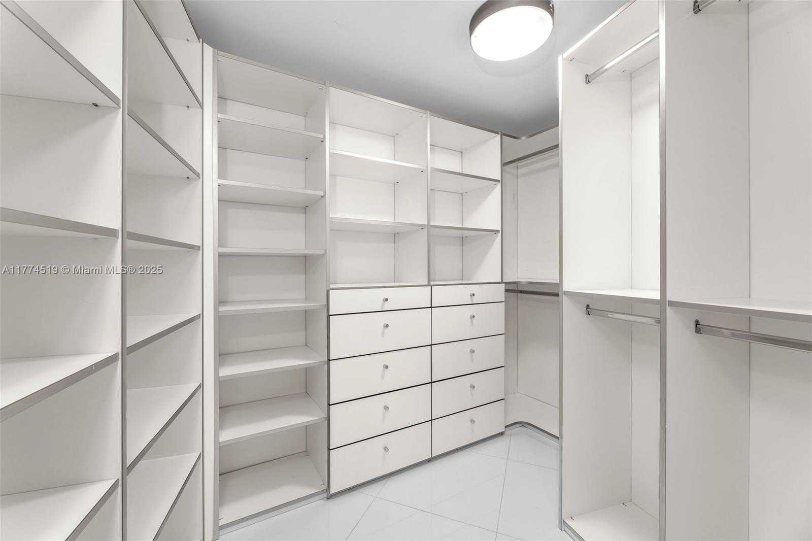 Small Image of 200 BISCAYNE BOULEVARD WAY #3908, Miami Number 11