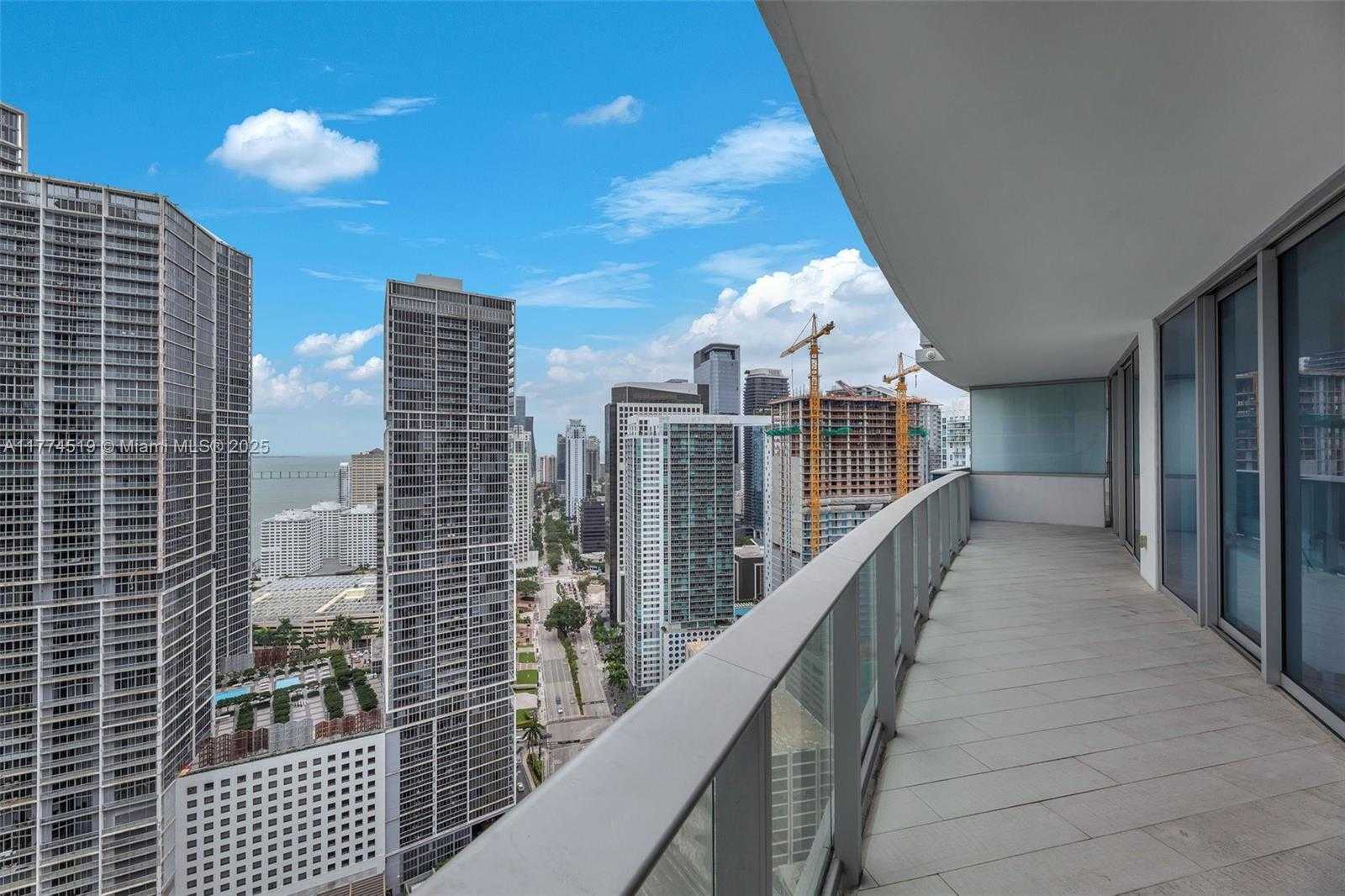 Small Image of 200 BISCAYNE BOULEVARD WAY #3908, Miami Number 22