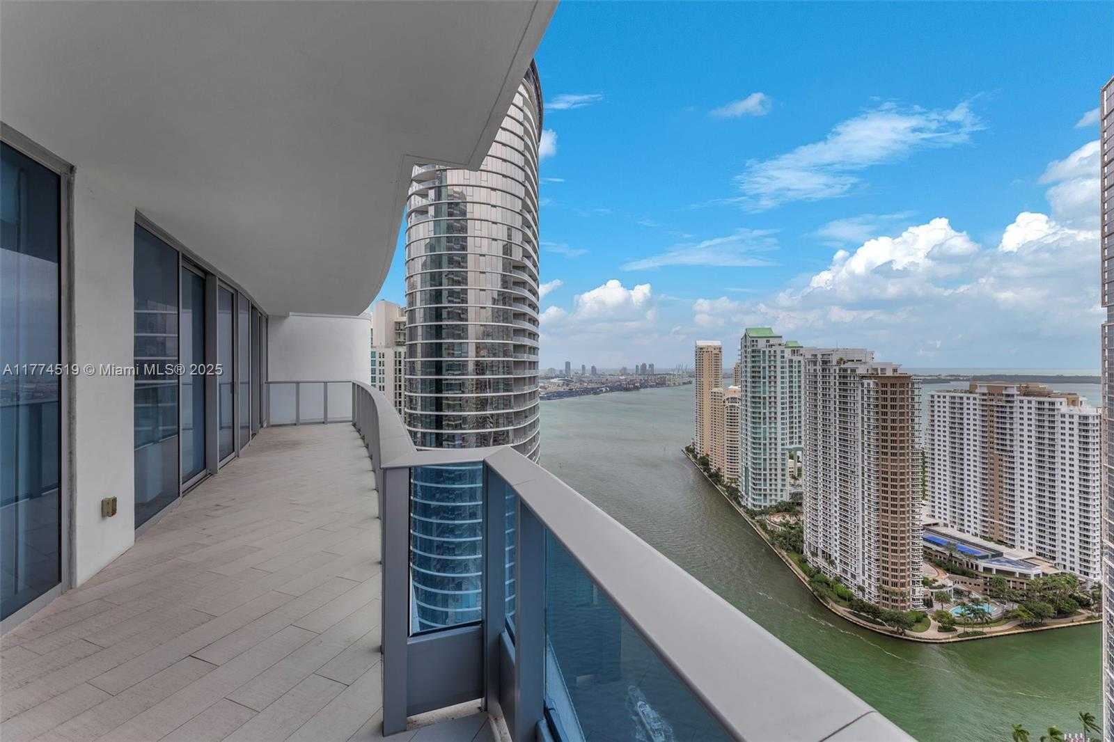 Small Image of 200 BISCAYNE BOULEVARD WAY #3908, Miami Number 25