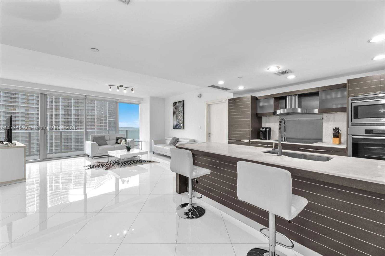 Small Image of 200 BISCAYNE BOULEVARD WAY #3908, Miami Number 5