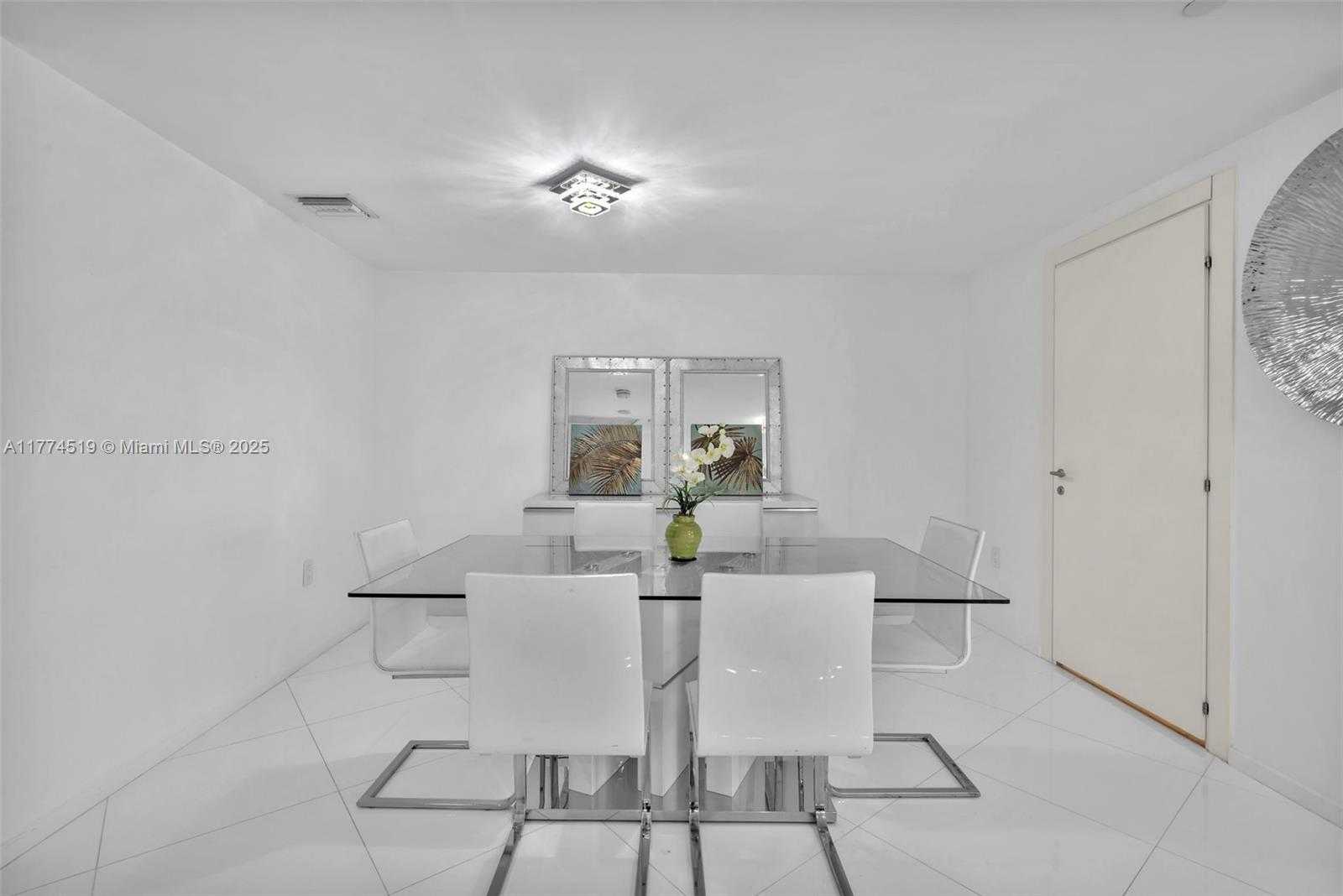 Small Image of 200 BISCAYNE BOULEVARD WAY #3908, Miami Number 8