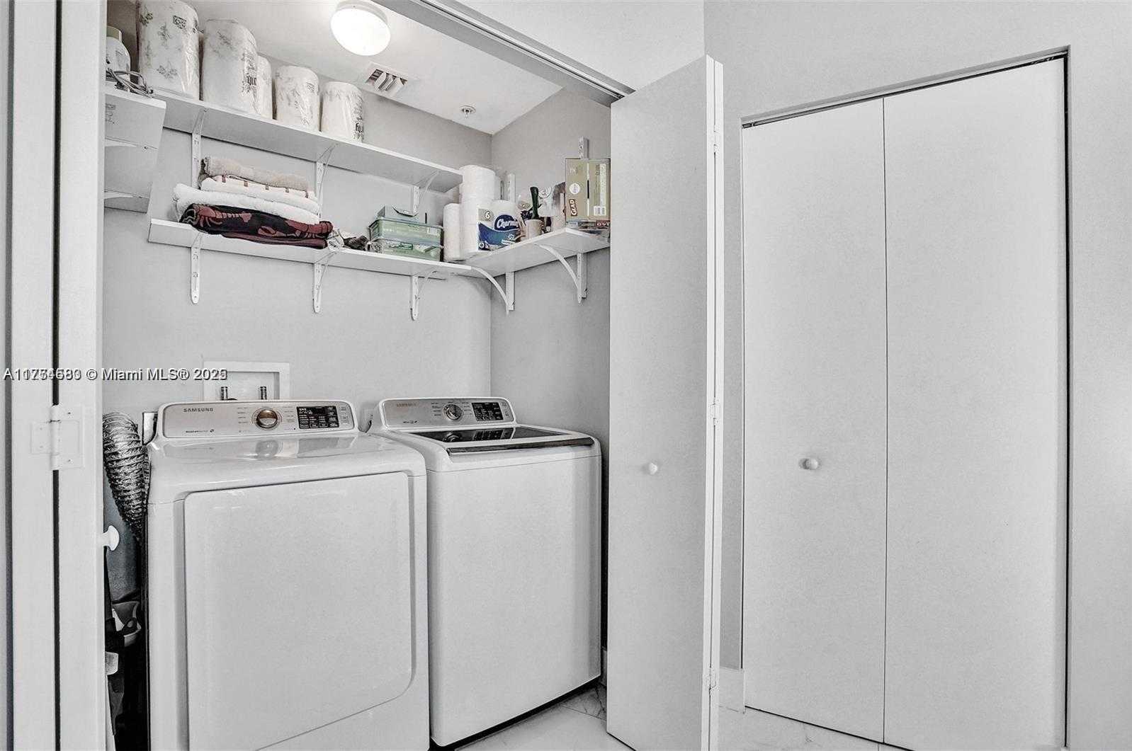 Small Image of 92 SOUTH WEST 3RD ST #5206, Miami Number 12