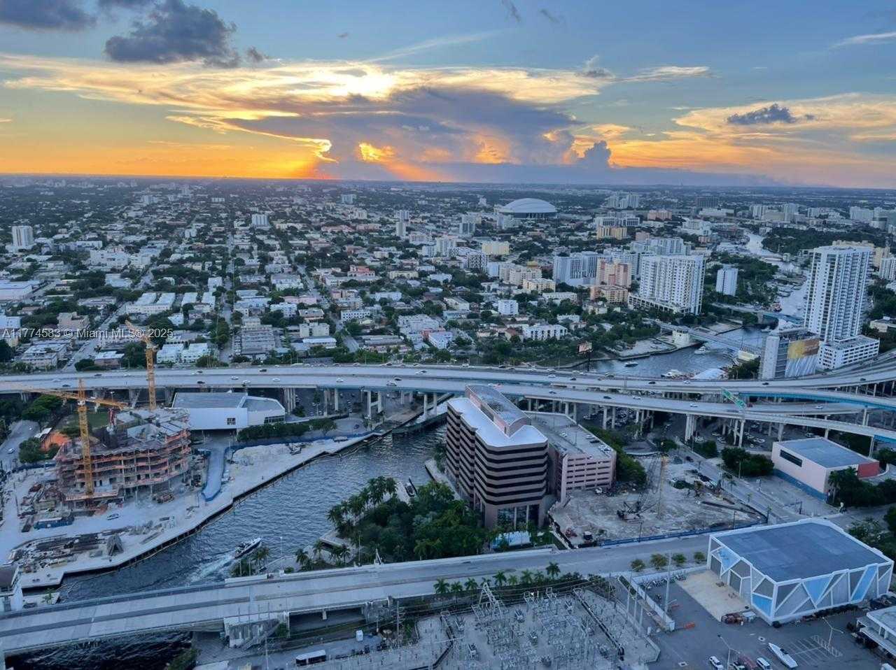 Small Image of 92 SOUTH WEST 3RD ST #5206, Miami Number 14