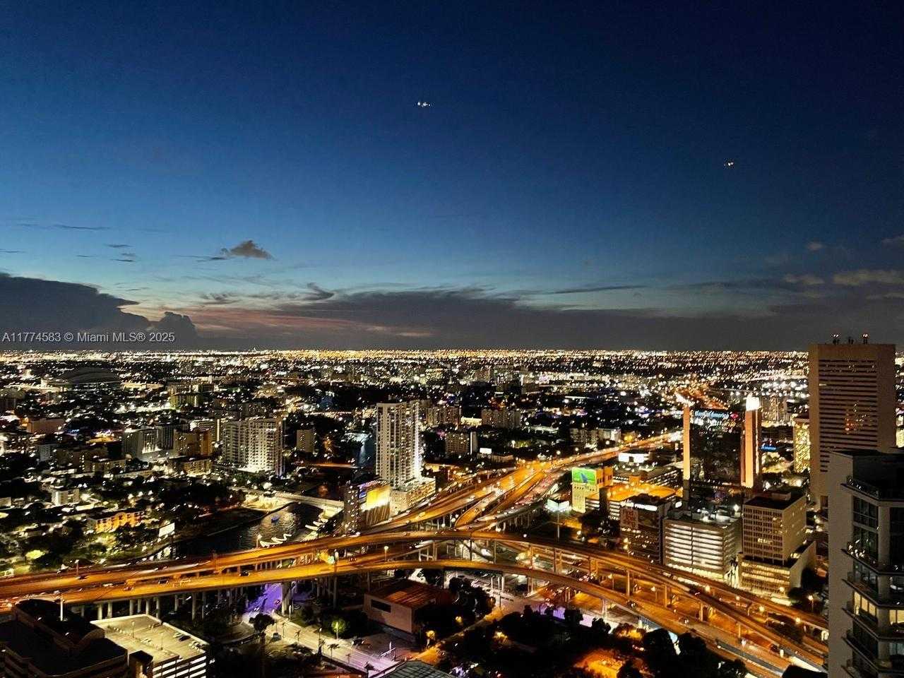 Small Image of 92 SOUTH WEST 3RD ST #5206, Miami Number 15