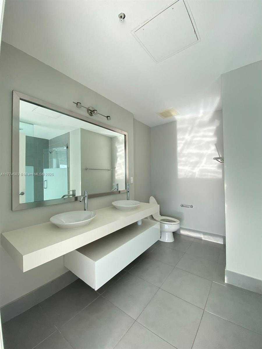 Small Image of 92 SOUTH WEST 3RD ST #5206, Miami Number 9