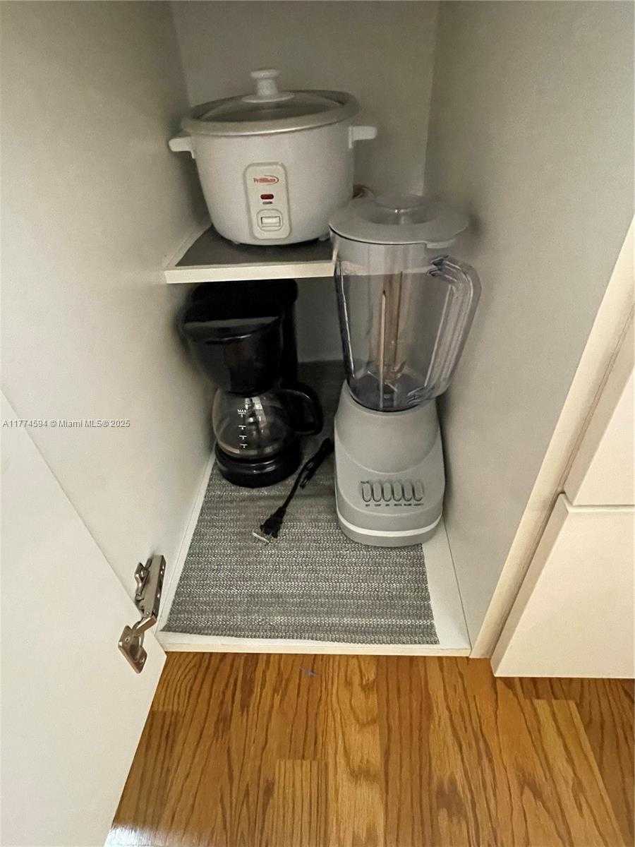 Small Image of 6917 COLLINS AVE #1008, Miami Beach Number 17