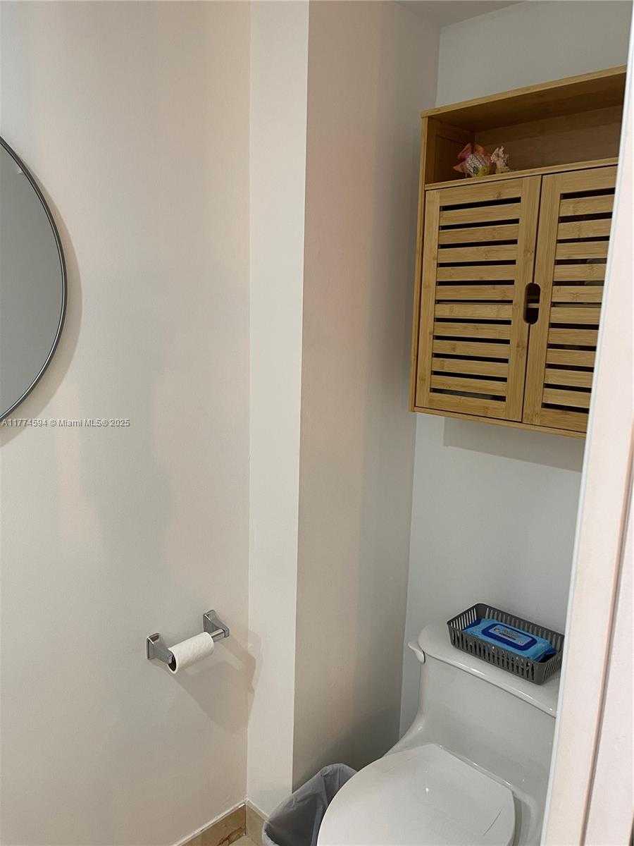 Small Image of 6917 COLLINS AVE #1008, Miami Beach Number 23