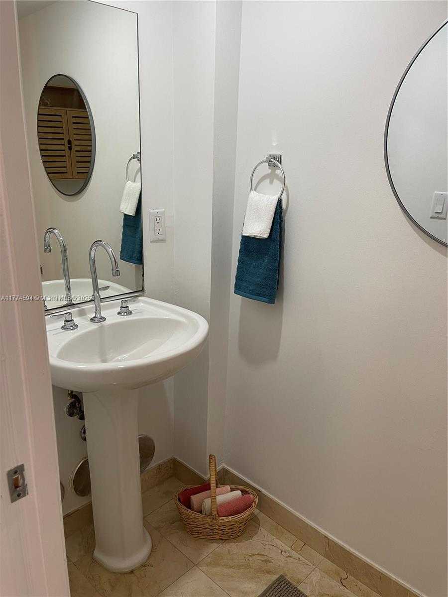 Small Image of 6917 COLLINS AVE #1008, Miami Beach Number 24