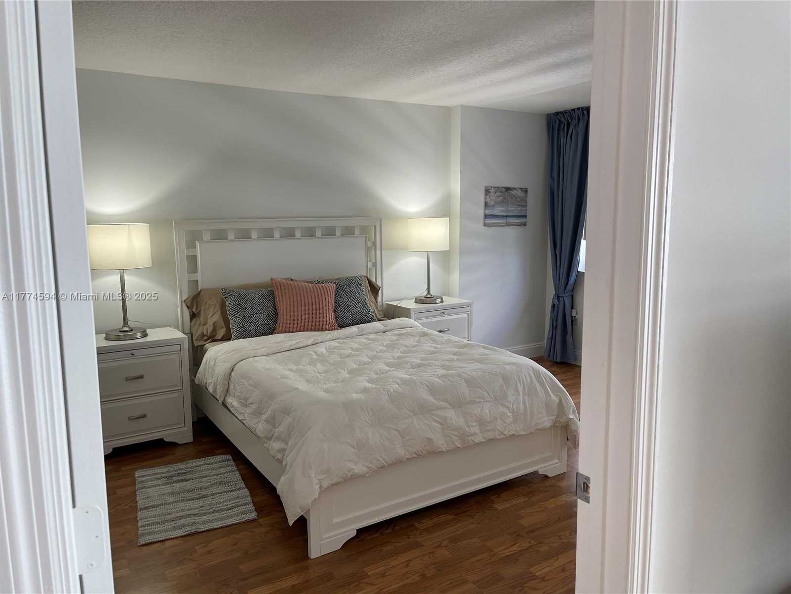 Small Image of 6917 COLLINS AVE #1008, Miami Beach Number 4