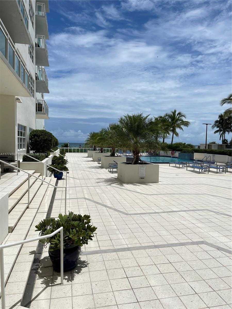 Small Image of 6917 COLLINS AVE #1008, Miami Beach Number 7