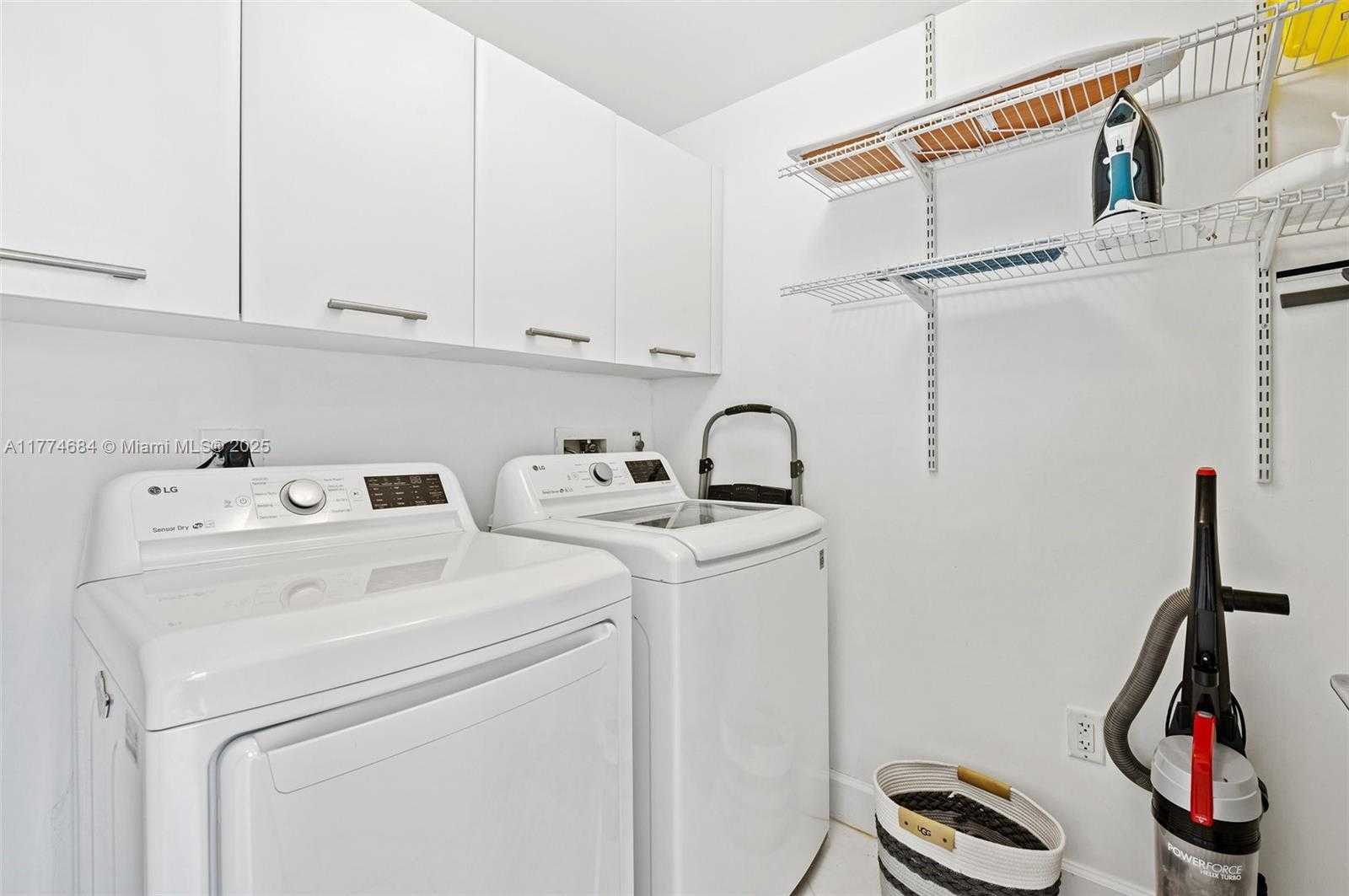 Small Image of 17121 COLLINS AVE #2108, Sunny Isles Beach Number 24