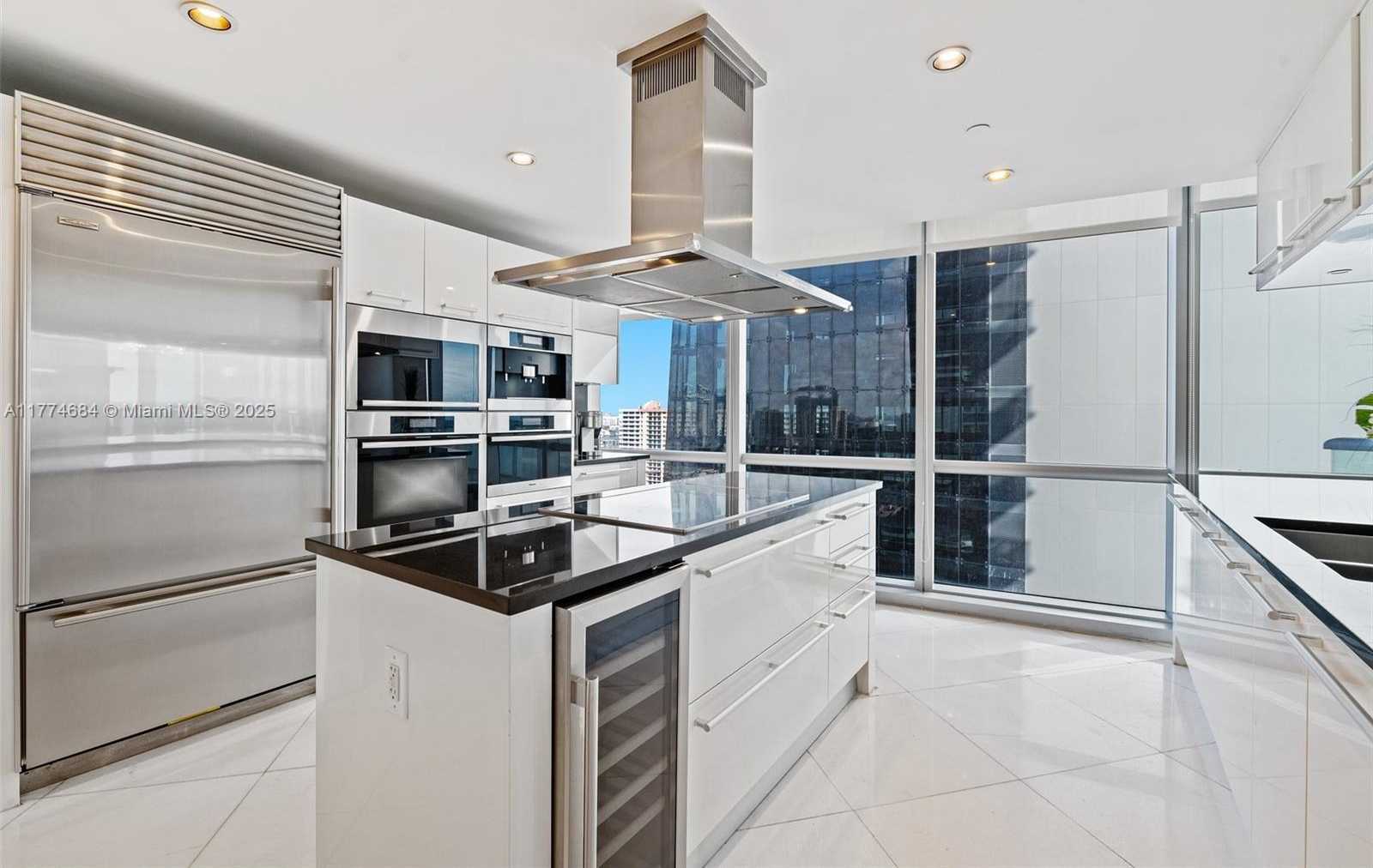 Small Image of 17121 COLLINS AVE #2108, Sunny Isles Beach Number 5