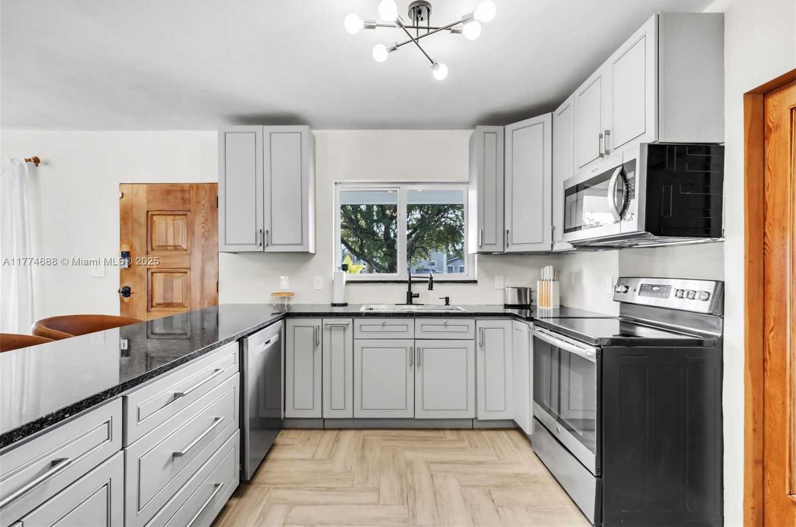 Small Image of 535 NORTH BISCAYNE RIVER DR #1, Miami Number 11