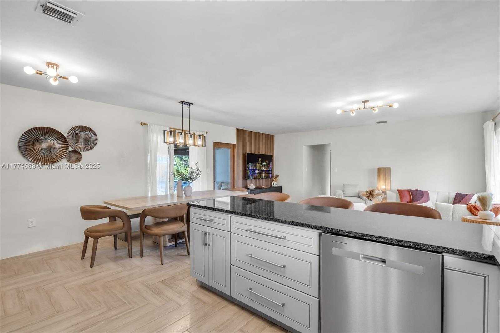 Small Image of 535 NORTH BISCAYNE RIVER DR #1, Miami Number 12