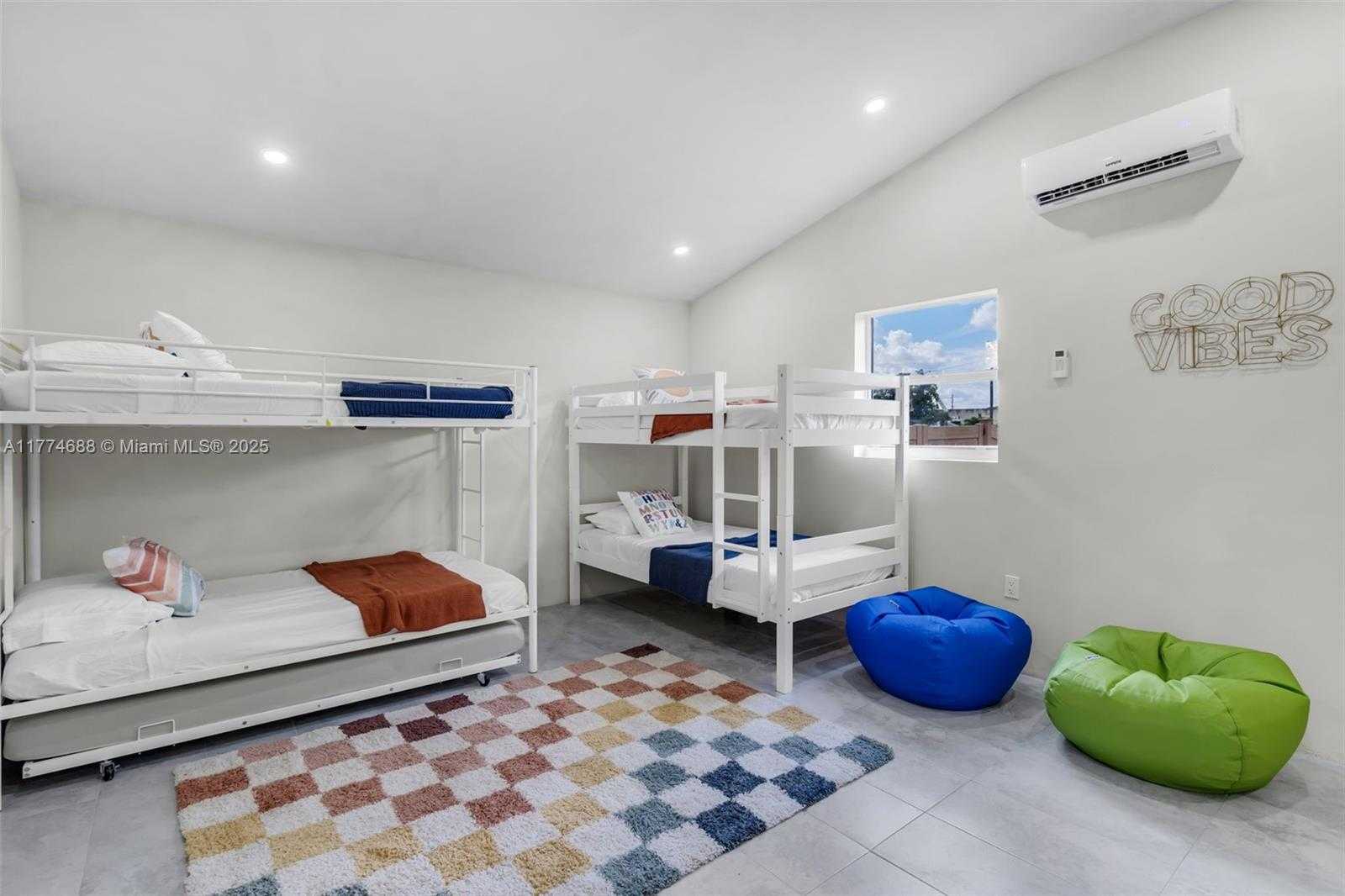 Small Image of 535 NORTH BISCAYNE RIVER DR #1, Miami Number 16