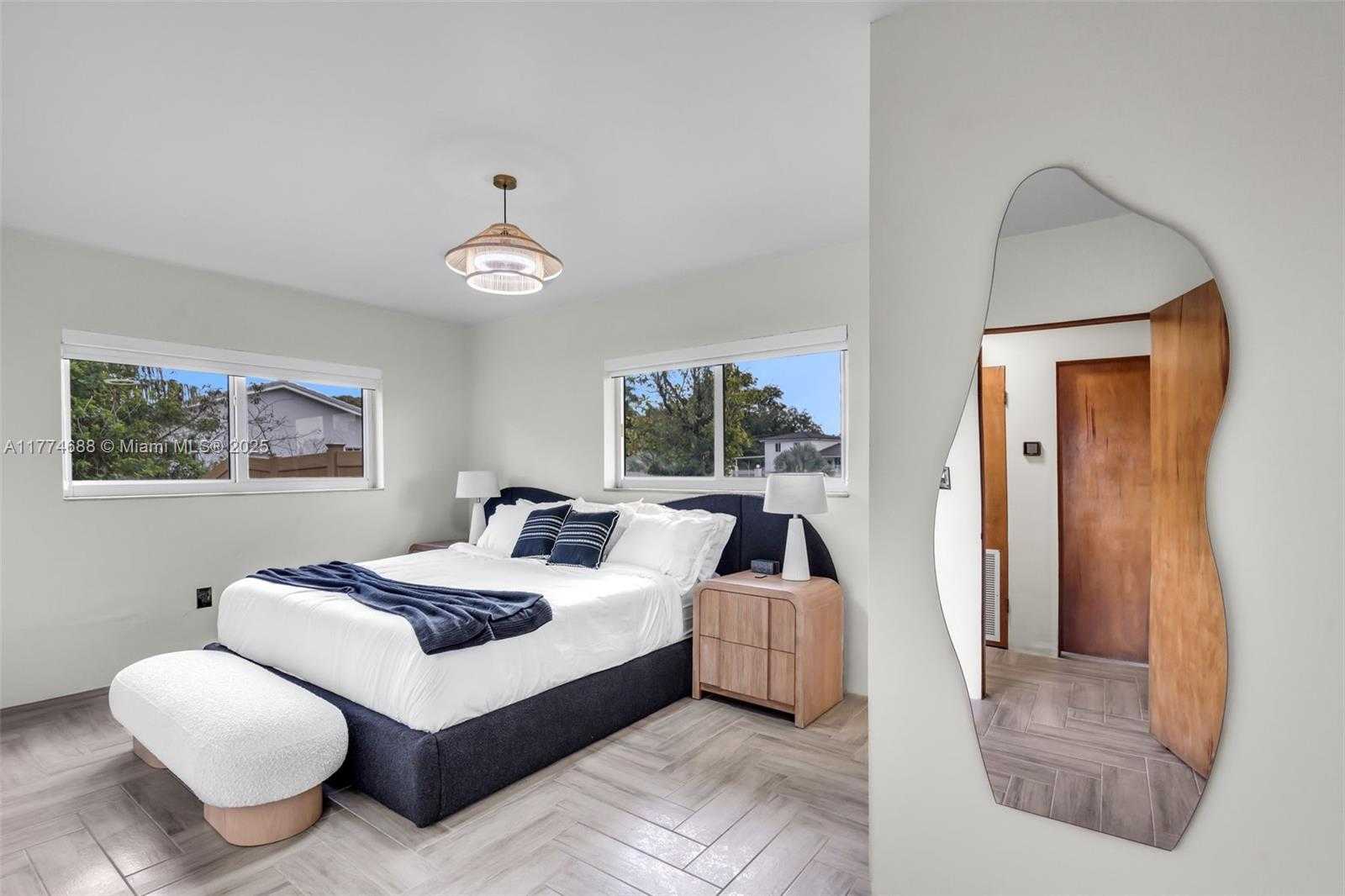 Small Image of 535 NORTH BISCAYNE RIVER DR #1, Miami Number 22