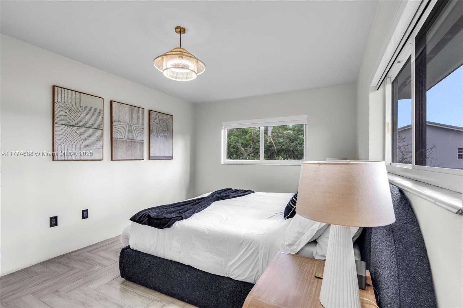 Small Image of 535 NORTH BISCAYNE RIVER DR #1, Miami Number 24