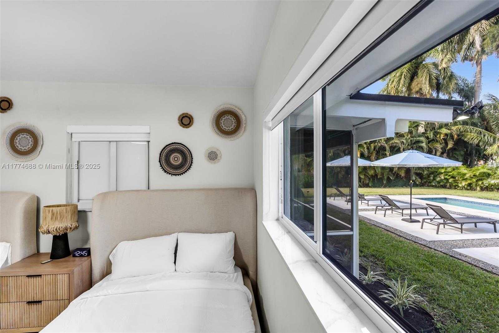 Small Image of 535 NORTH BISCAYNE RIVER DR #1, Miami Number 31