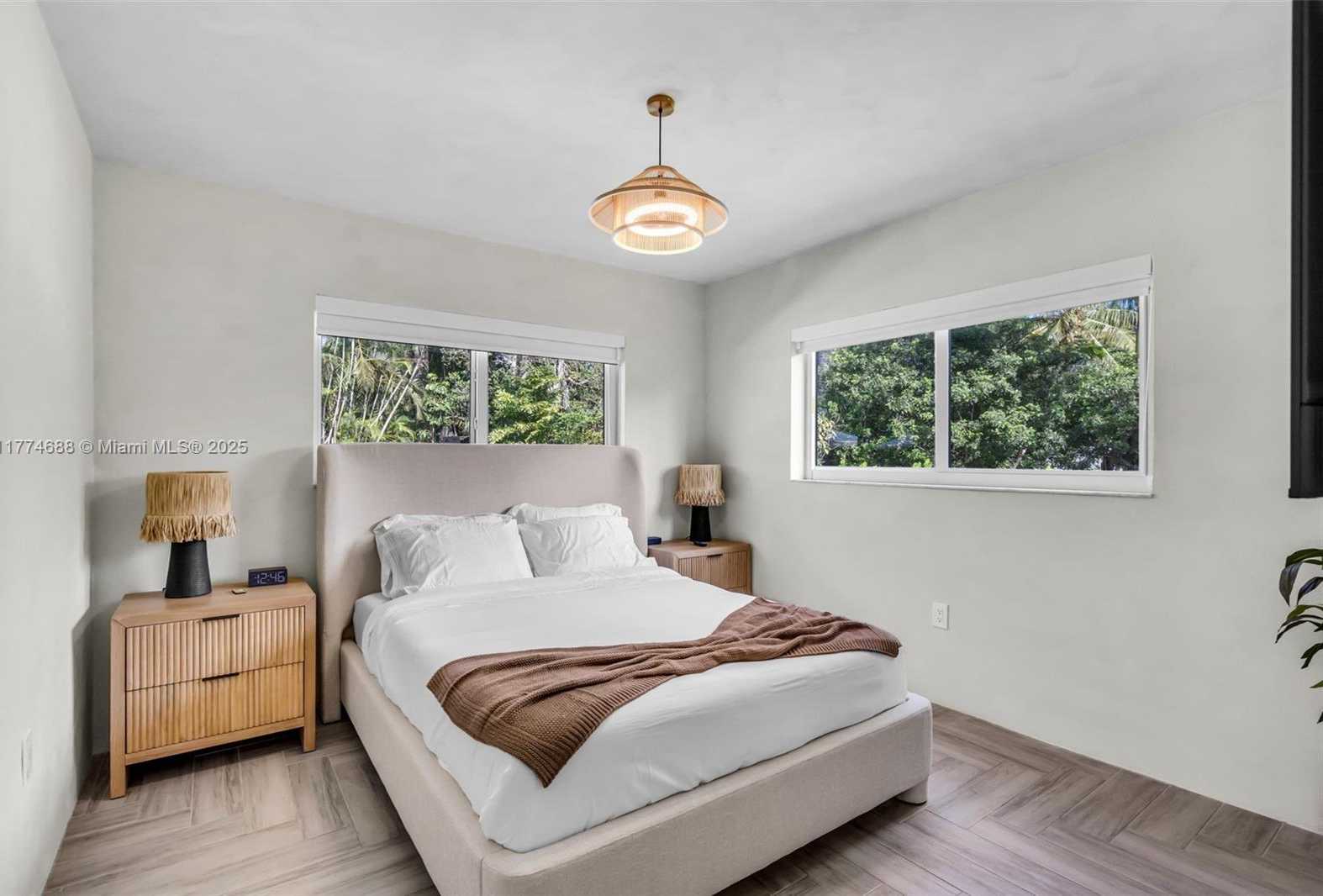 Small Image of 535 NORTH BISCAYNE RIVER DR #1, Miami Number 34